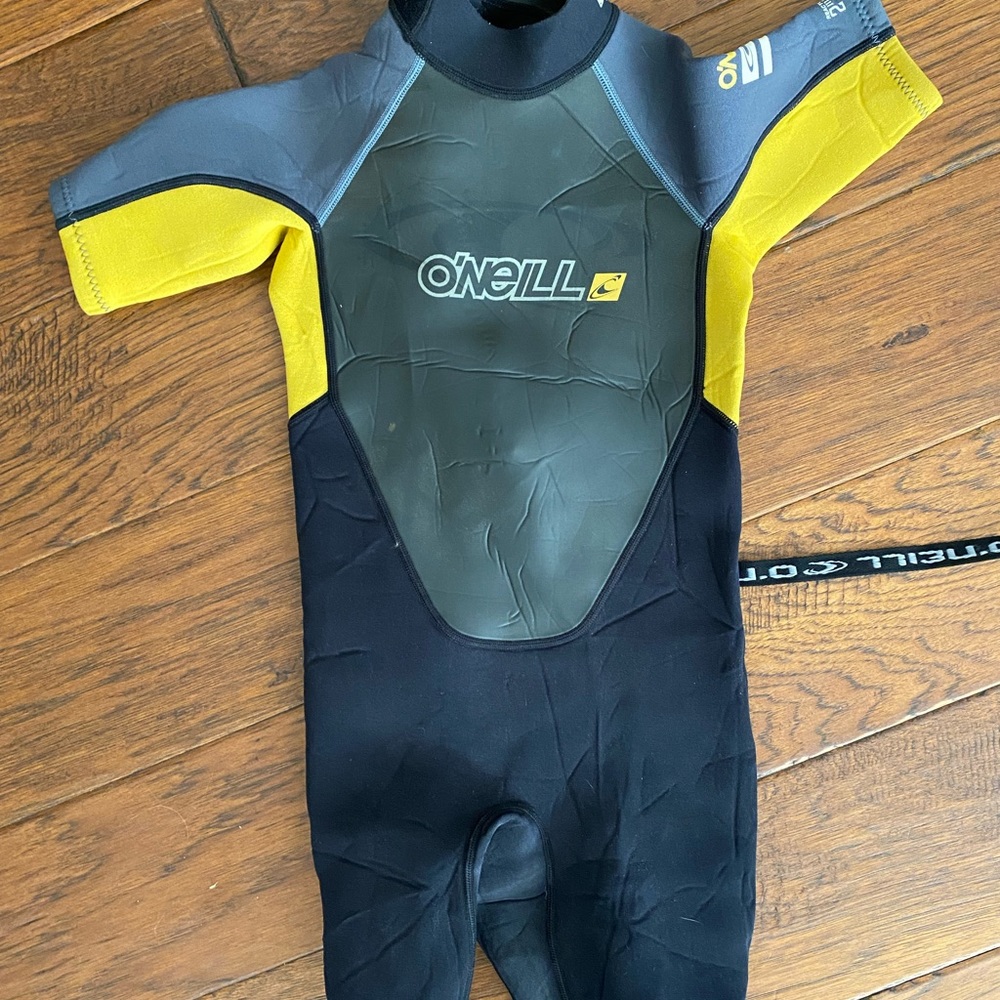 Size 8 childrens O’Neil wetsuit